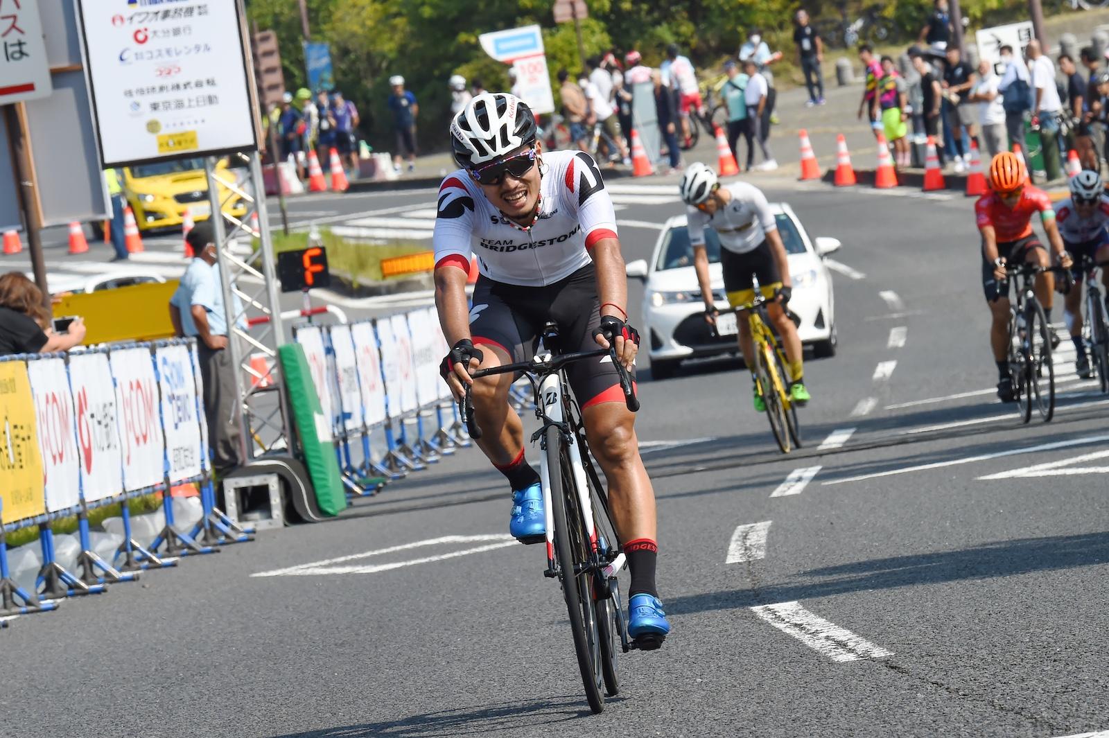 脚を削られるコースにチームは粘り、孫崎9位に 【JBCF おおいた サイクルロードレース】