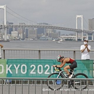 秦選手と谷選手が積極的なレースで笑顔のフィニッシュ【東京2020パラリンピック トライアスロン詳報】