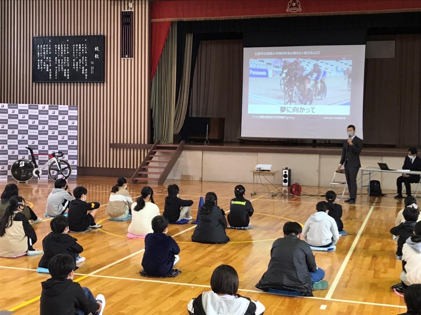 「オリンピック・パラリンピックレガシー教育推進事業」【脇本選手・新田選手講演会】