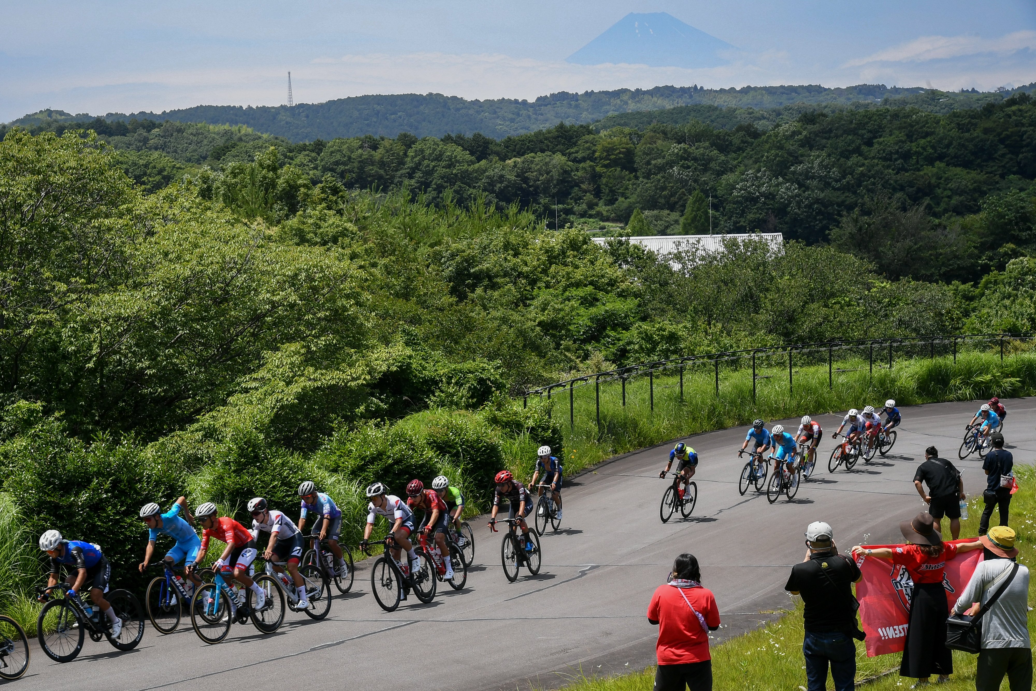 【全日本自転車競技選手権大会 ロードレース  エリート】160kmの難レースで2名が完走