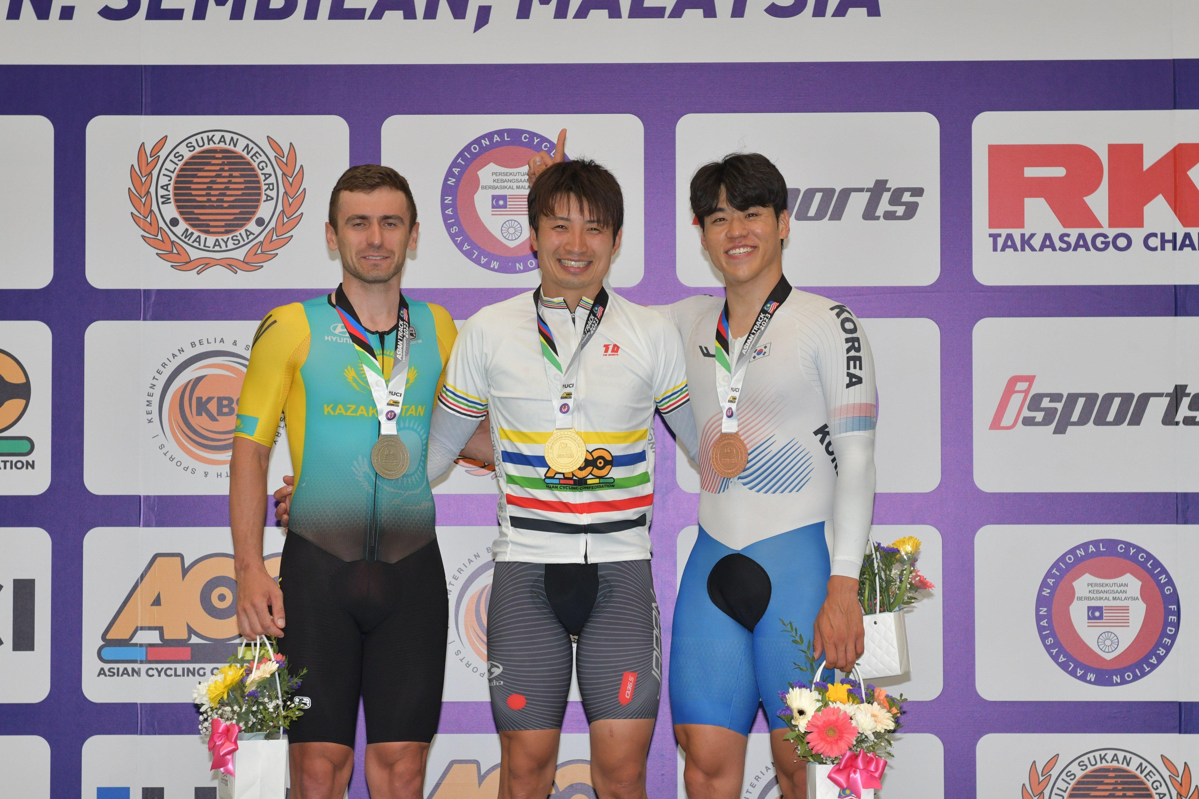 podium eiyahashimoto.jpeg