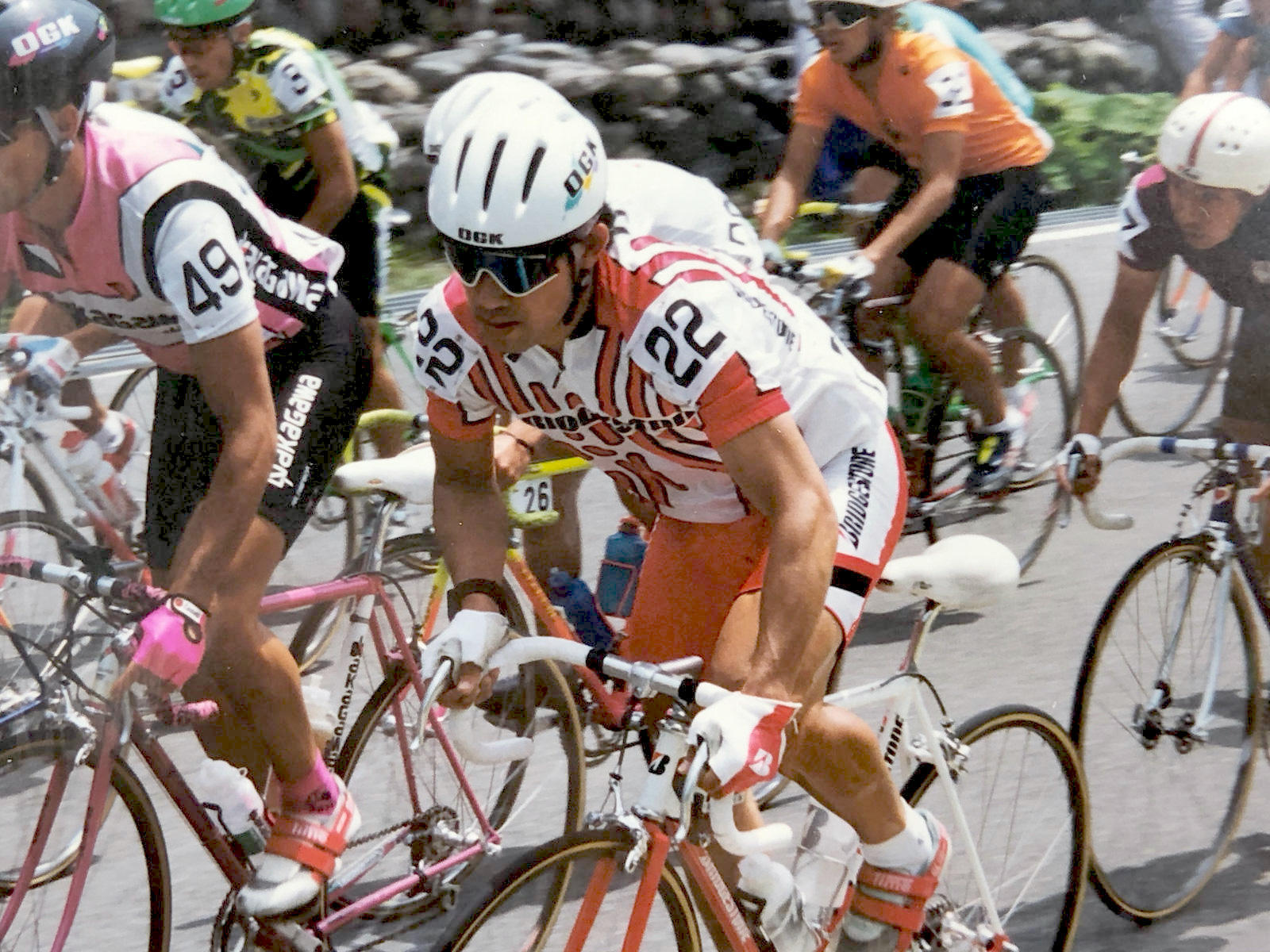1982〜1998年<br>《ブリヂストンサイクルレーシングチーム》<br>BRIDGESTONE Cycle Racing Team<br><br>  近代ロードチームに変貌したチーム、1988年、1992年とロードレースで2度のオリンピック出場を果たす